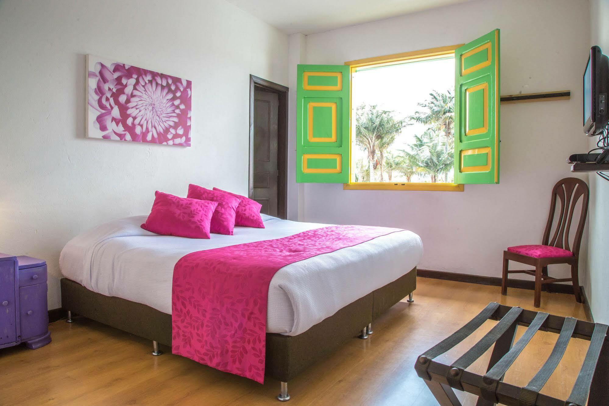 Hotel La De La Plaza