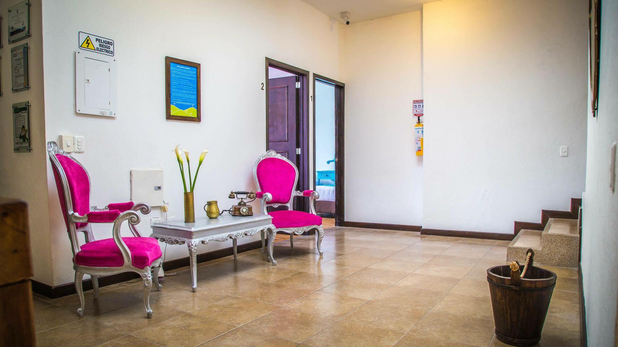 La De La Plaza Hotel 4*
